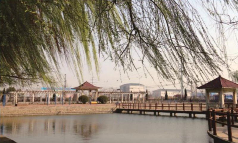 人工湖