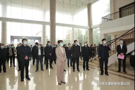 焦作市委書記葛巧紅一行蒞臨公司參觀指導(dǎo)工作